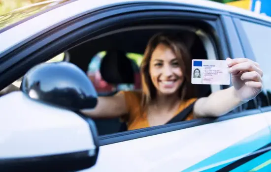 مدارک مورد نیاز برای رانندگی از عمان به دبی