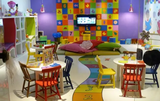 مهد کودک دوزبانه