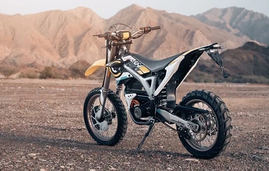 شرکت عمانی پیشتاز در زمینه وسایل نقلیه الکتریکی(EV) در منطقه