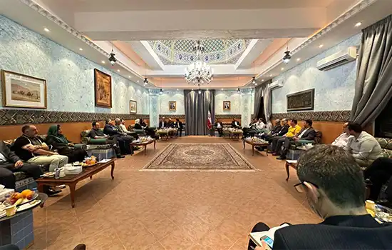 نشست فعالین اقتصادی ایرانی مقیم عمان با عیسی زارع پور وزیر ارتباطات در مسقط