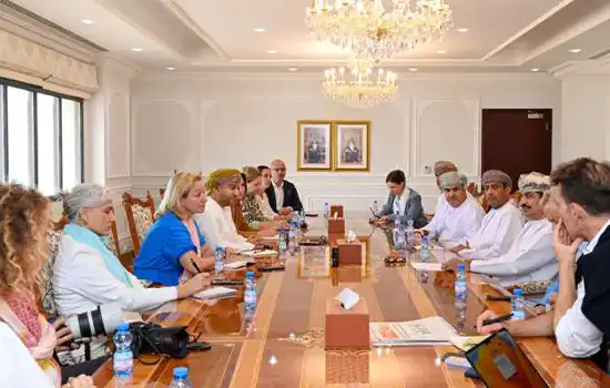 دیدار وزیر اطلاعات با هیئت انجمن مطبوعات خارجی