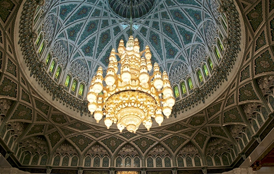 لوستر بزرگ و معروف مسجد سلطان قابوس