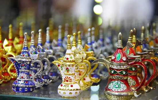 صنایع دستی سنتی عمان: ست‌های دله (قوری قهوه) 
