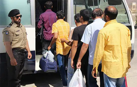 بیش از 50 مهاجر به دلیل نقض قوانین کار در عمان دستگیر شدند