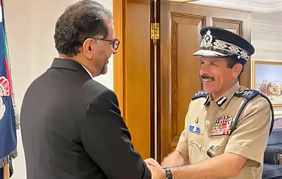 دیدار و گفتگوی سفیر ایران با رئیس کل پلیس و گمرکات عمان