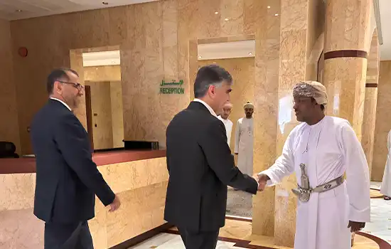 رئیس‌ کل بانک مرکزی به عمان سفر کرد