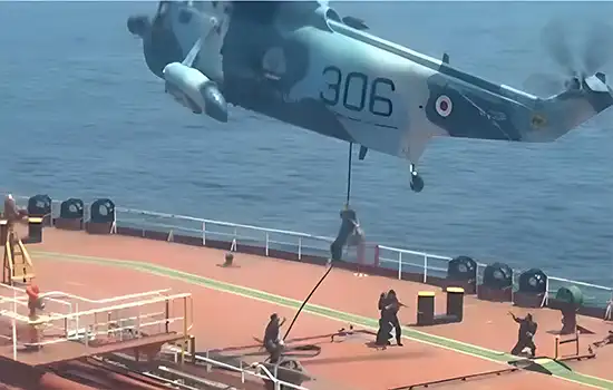 ارتش ایران: یک «نفتکش آمریکایی» را در دریای عمان توقیف کردیم