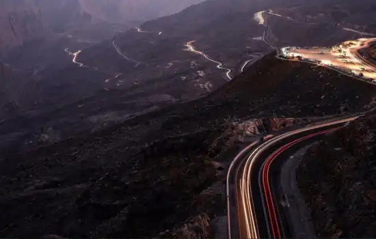 جبل جیس، با ارتفاع 1934 متر بلندترین کوه امارات متحده عربی واقع در امارت راس الخیمه