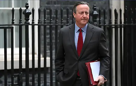 وزیر خارجه بریتانیا به عمان سفر می‌کند