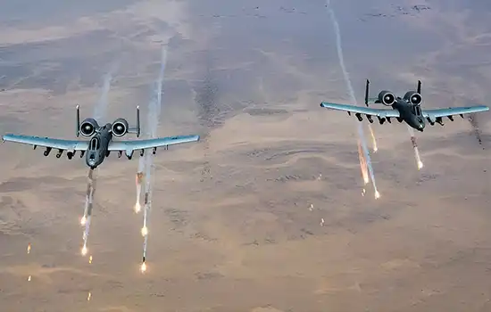 عمان اجازه استفاده از حریم هوایی خود برای عملیات نظامی آمریکا و بریتانیا در یمن نداد