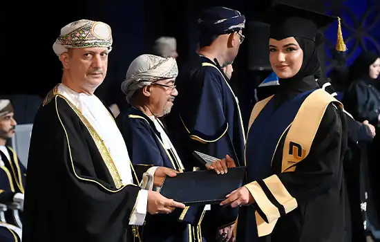 جشن فارغ التحصیلی 1087 دانشجوی دختر و پسر در دانشگاه ملی علم و صنعت عمان